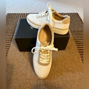 NIB Vionic Galia Women’s Sneakers-Size: 8.5-Colors: Tan & White-Knit Material